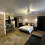 Ks Paris Studio Appart Near Station Gare Du Nord And Gare De L Est